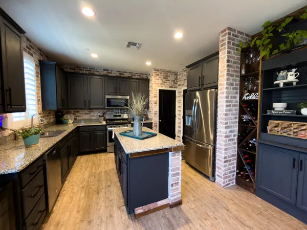 $465,000 | 1157 South Dee Ann Avenue, Fresno, CA 93727