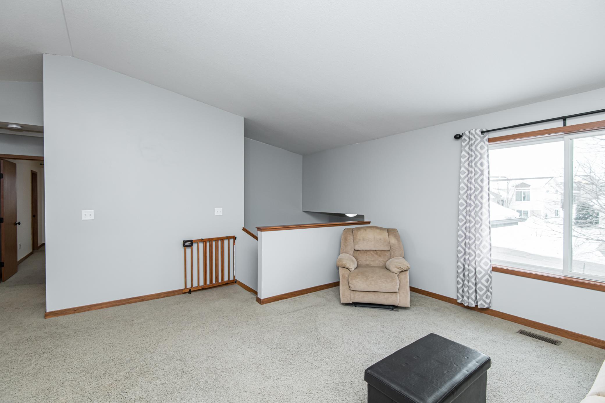 5435 Castleview Drive Northwest Rochester, MN 55901 - Photo 3 of 32