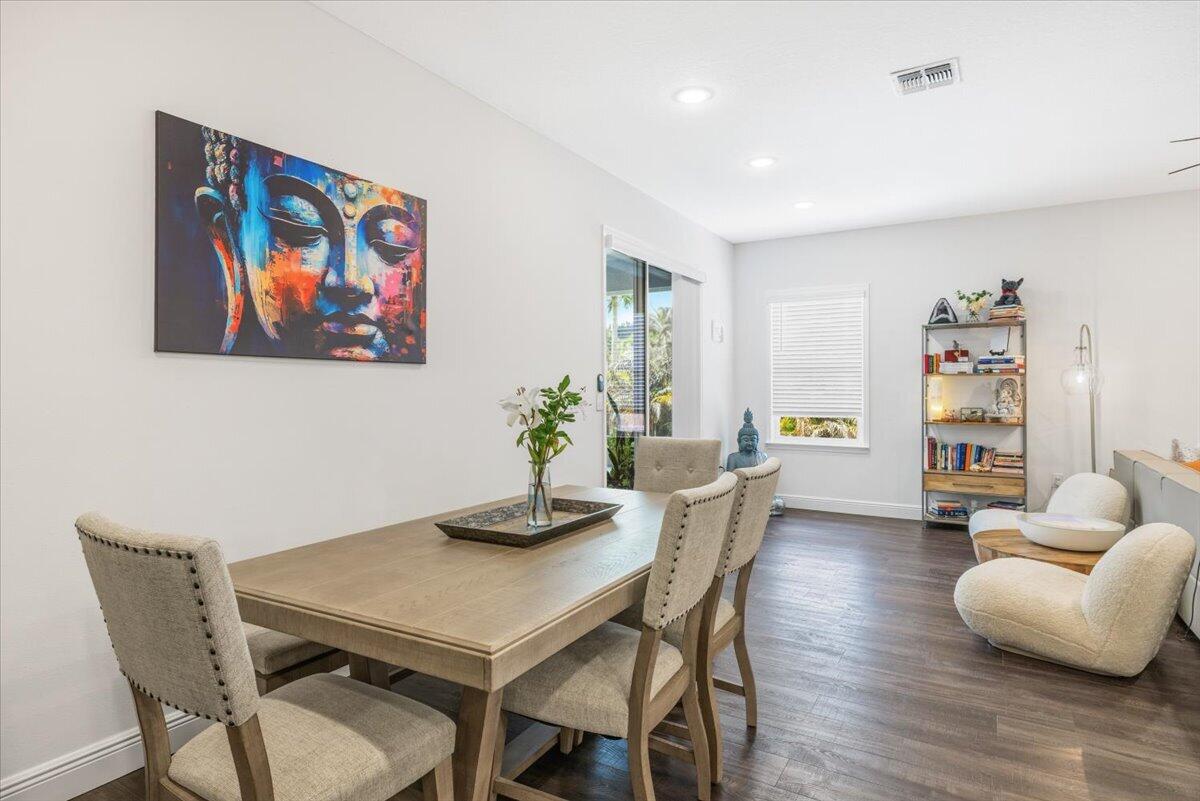 858 George Street Sebastian, FL 32958 - Photo 20 of 49 Dinging area