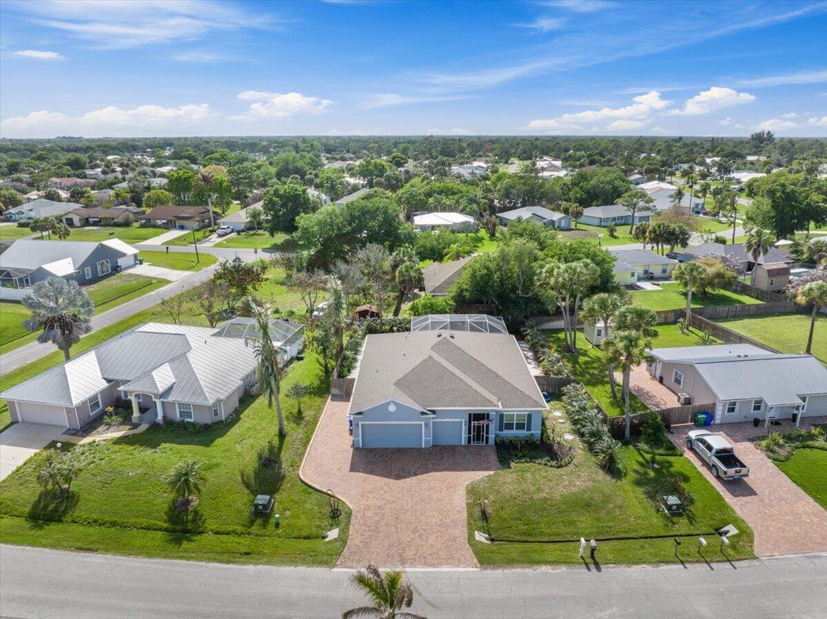 858 George Street Sebastian, FL 32958 - Photo 2 of 49 Exterior