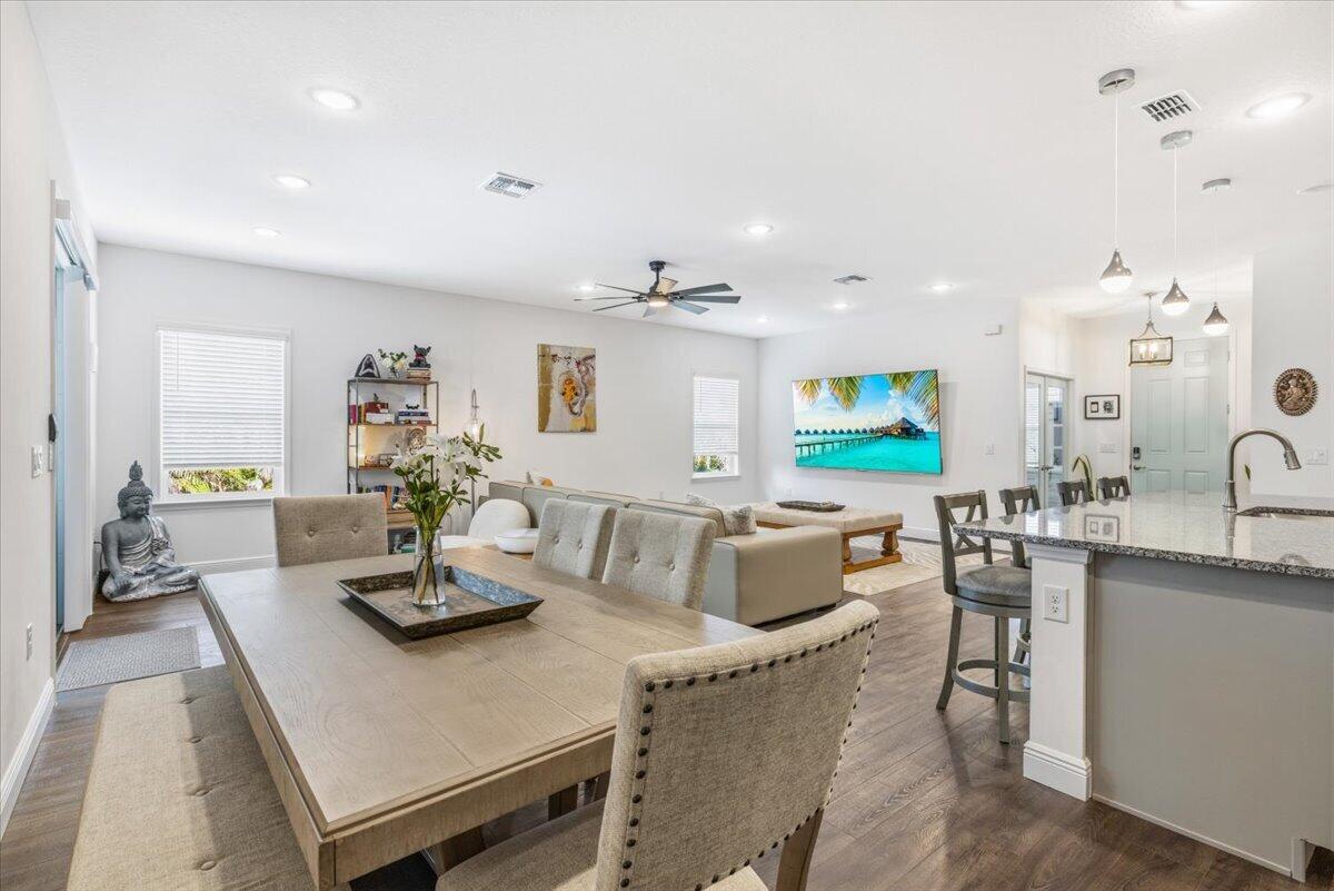 858 George Street Sebastian, FL 32958 - Photo 21 of 49 Great room
