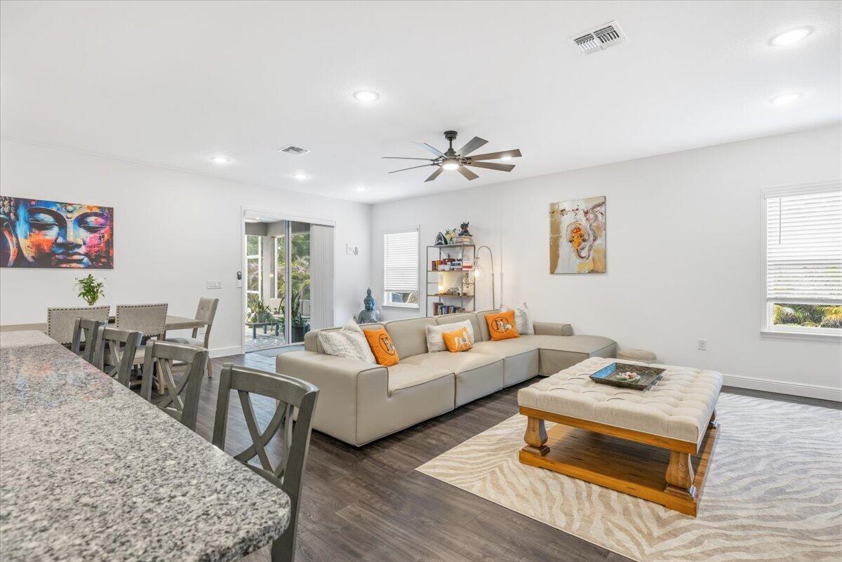 858 George Street Sebastian, FL 32958 - Photo 23 of 49 Great room