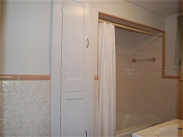 18 Dixfield Road Worcester, MA 01606 - Photo 9 of 10 Gallery Image 9