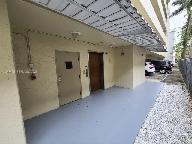 $2,350 | 1612 Jefferson Avenue, Unit PH02, Miami Beach, FL 33139