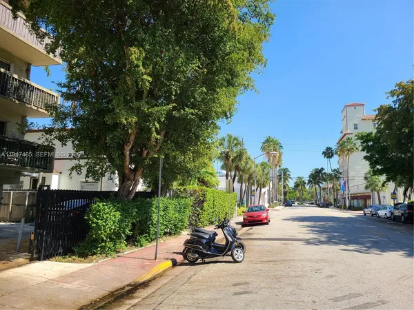 $2,200 | 1612 Jefferson Avenue, Unit PH02, Miami Beach, FL 33139