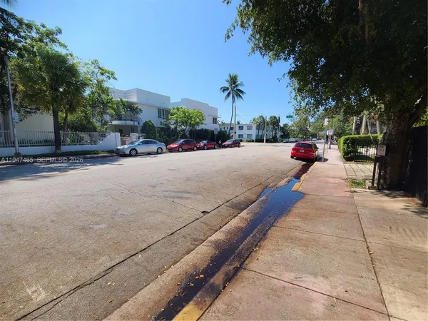 $2,200 | 1612 Jefferson Avenue, Unit PH02, Miami Beach, FL 33139