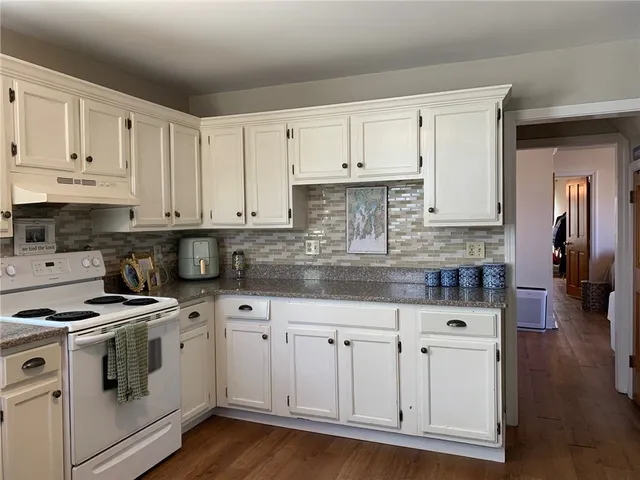 $3,000 | 62 Dixon Street, Unit 1, Newport, RI 02840