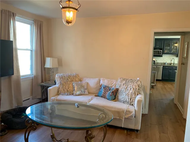 $3,000 | 62 Dixon Street, Unit 1, Newport, RI 02840