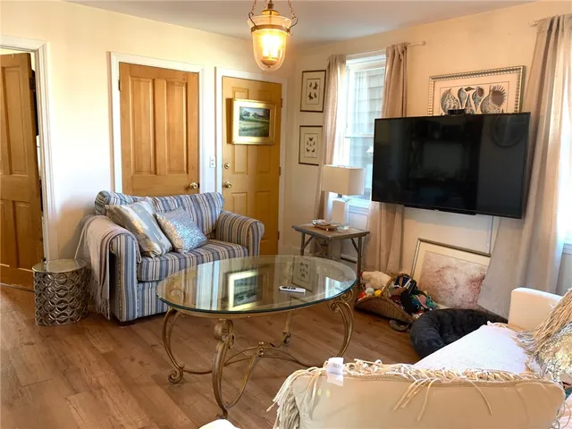 $3,000 | 62 Dixon Street, Unit 1, Newport, RI 02840