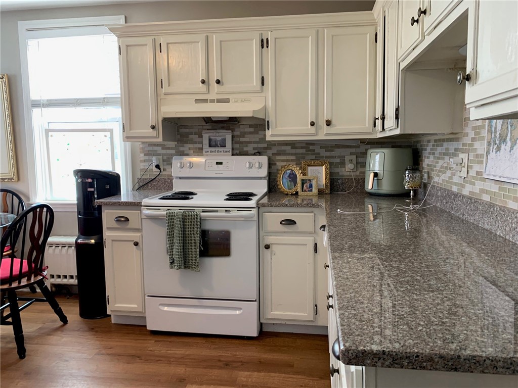 62 Dixon Street, Unit 1 Newport, RI 02840 - Photo 7 of 14