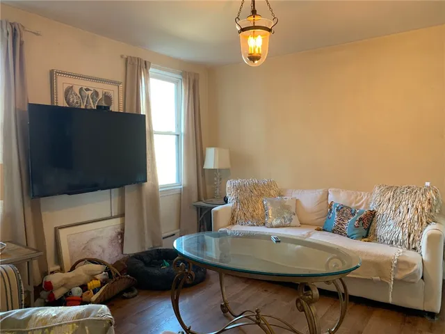 $3,000 | 62 Dixon Street, Unit 1, Newport, RI 02840