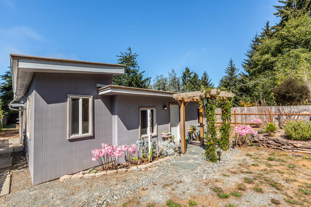 4248 Robin Avenue McKinleyville, CA 95519 - Photo 5 of 55