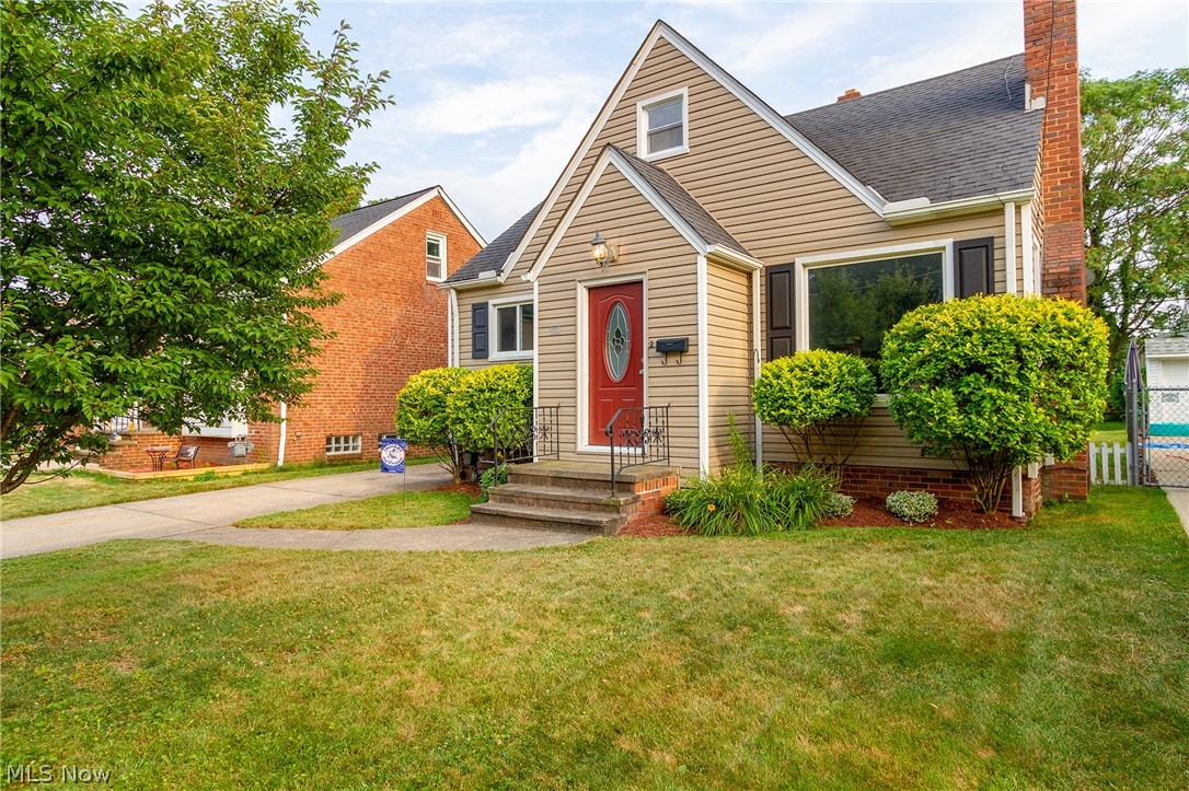 3011 Hearthstone Road Cleveland, OH 44134 - Photo 2 of 35 Front
