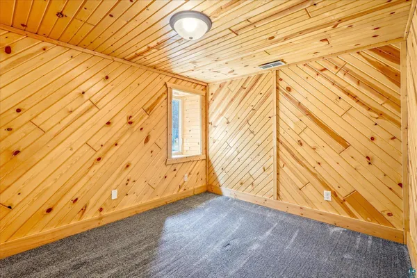 $500,000 | 17678 Edgewater Road Northeast, Pine City, MN 55063