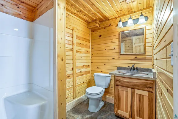 $500,000 | 17678 Edgewater Road Northeast, Pine City, MN 55063