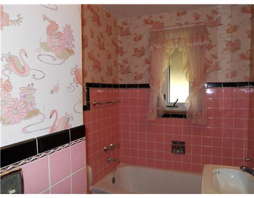4322 Homestead Duquesne Road Munhall, PA 15120 - Photo 13 of 16 Full Bath.