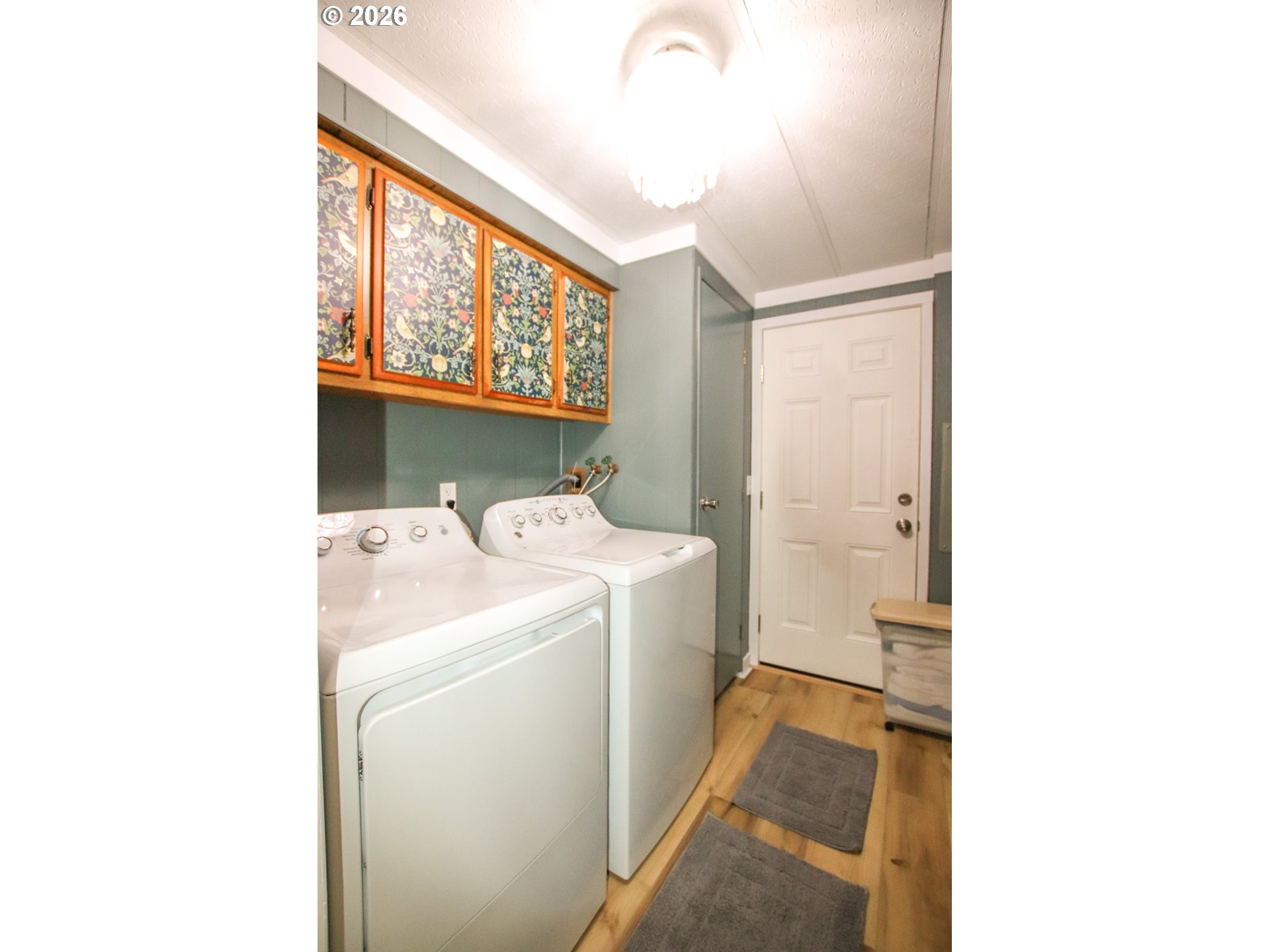 1431 Maple Street Florence, OR 97439 - Photo 20 of 43 a utility room with dryer and washer