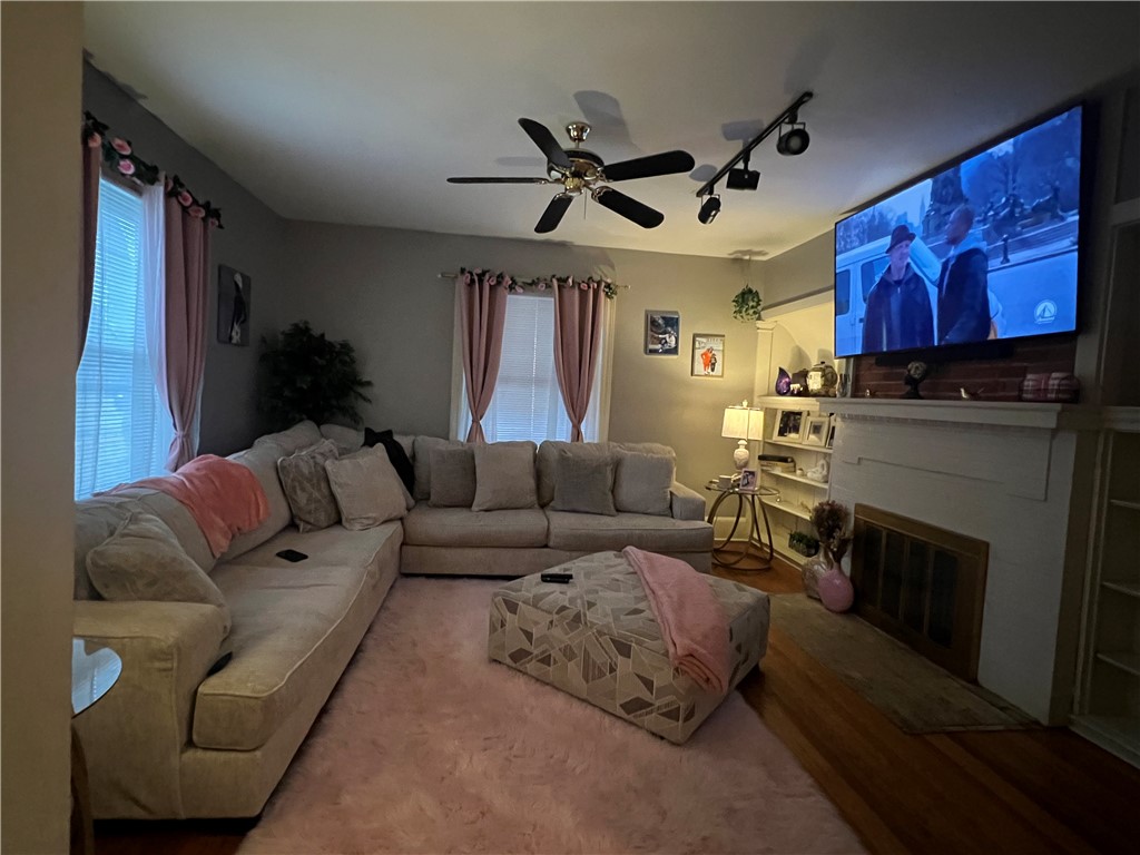 109 Strong Street Rochester, NY 14621 - Photo 7 of 31