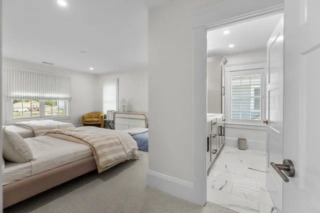 $7,000 | 45 Carnegie Abbey Lane, Portsmouth, RI 02871