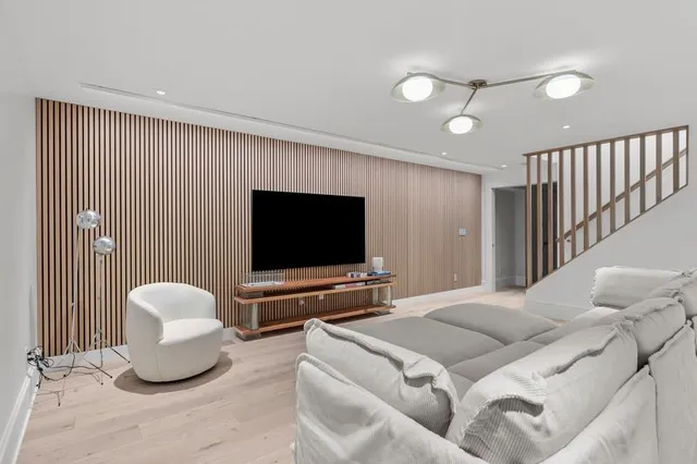 $7,000 | 45 Carnegie Abbey Lane, Portsmouth, RI 02871