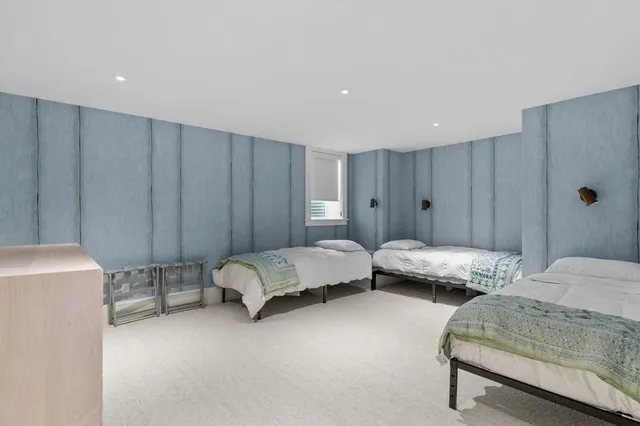 $7,000 | 45 Carnegie Abbey Lane, Portsmouth, RI 02871