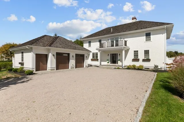 $7,000 | 45 Carnegie Abbey Lane, Portsmouth, RI 02871