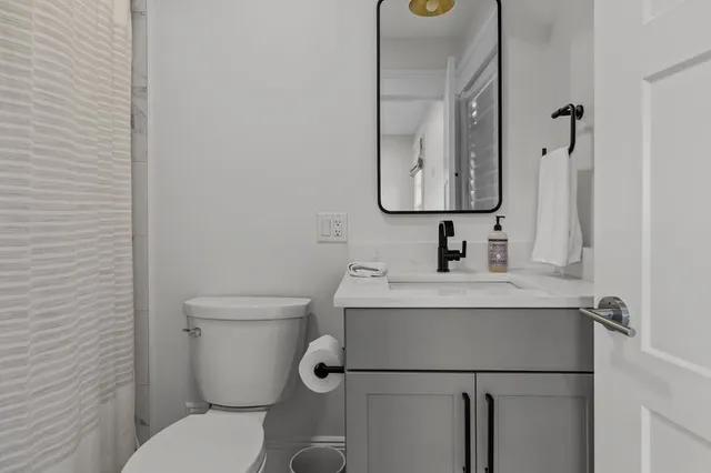 $7,000 | 45 Carnegie Abbey Lane, Portsmouth, RI 02871