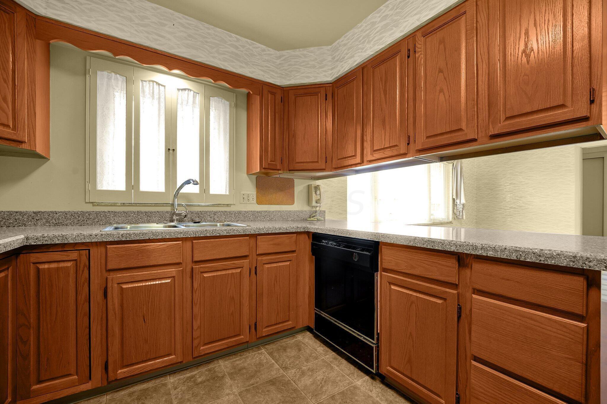 2247 Lytham Road Columbus, OH 43220 - Photo 2 of 24 Kitchen