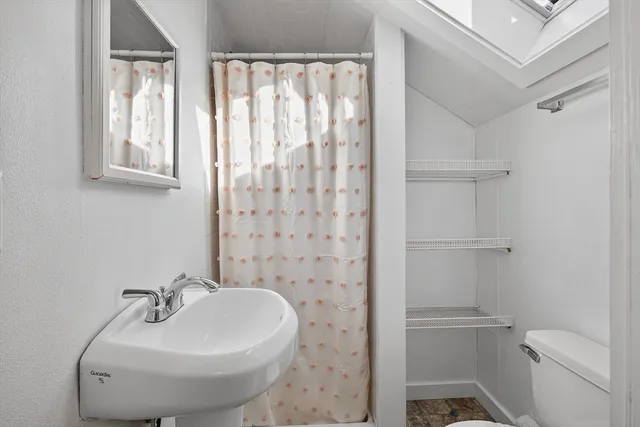 $599,900 | 933-935 West Yarmouth Road, Yarmouth, MA 02675