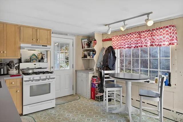 $599,900 | 933-935 West Yarmouth Road, Yarmouth, MA 02675