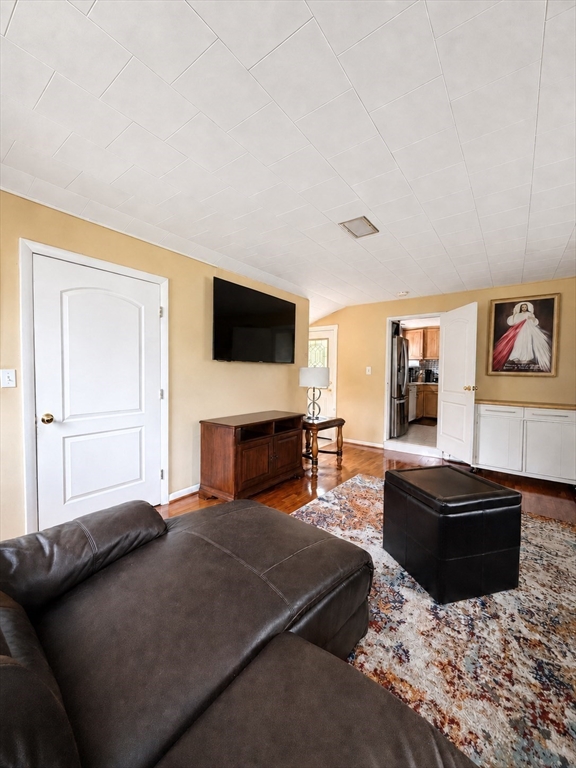 5 Louis Road Framingham, MA 01702 - Photo 5 of 11 Gallery Image 5
