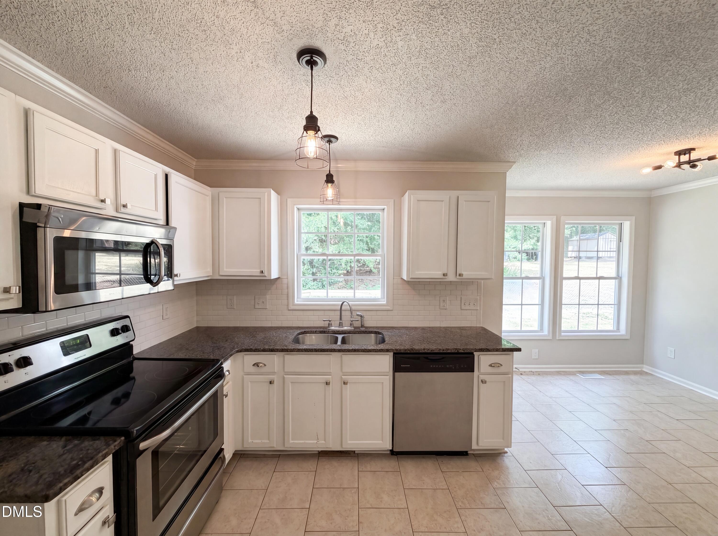 1024 Laurel Leaf Road Zebulon, NC 27597 - Photo 6 of 16