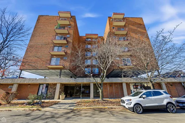 $149,000 | 7830 West North Avenue, Unit 703, Elmwood Park, IL 60707