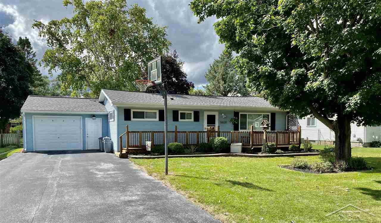 1625 Riviera Street Saginaw, MI 48604 - Photo 1 of 19 50022318.JPG