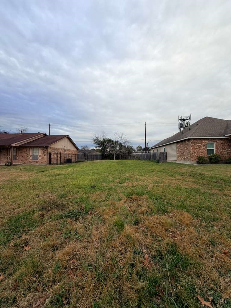 7135 Rook Boulevard Houston, TX 77087 - Photo 4 of 6 a view of a town with barn house in the background
