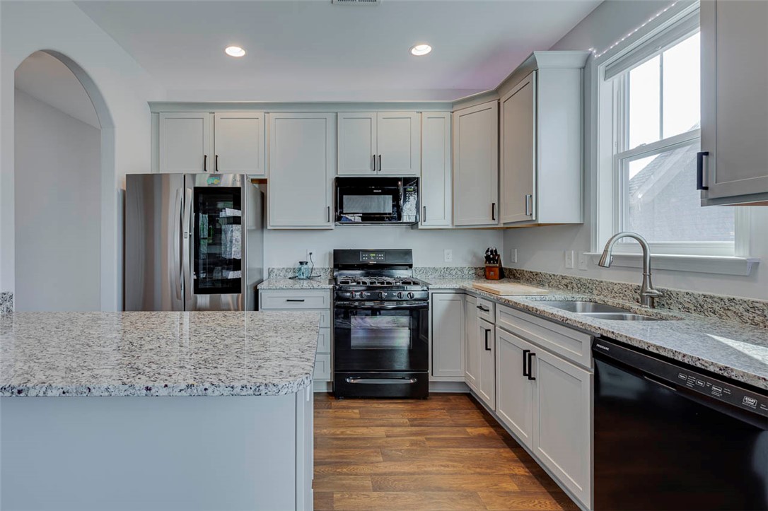 183 Capslock Trail Pendleton, SC 29670 - Photo 11 of 49 Gas stove