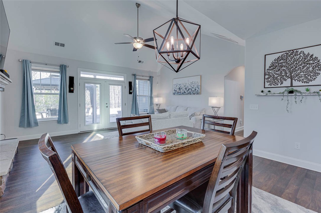 183 Capslock Trail Pendleton, SC 29670 - Photo 15 of 49 Dining room