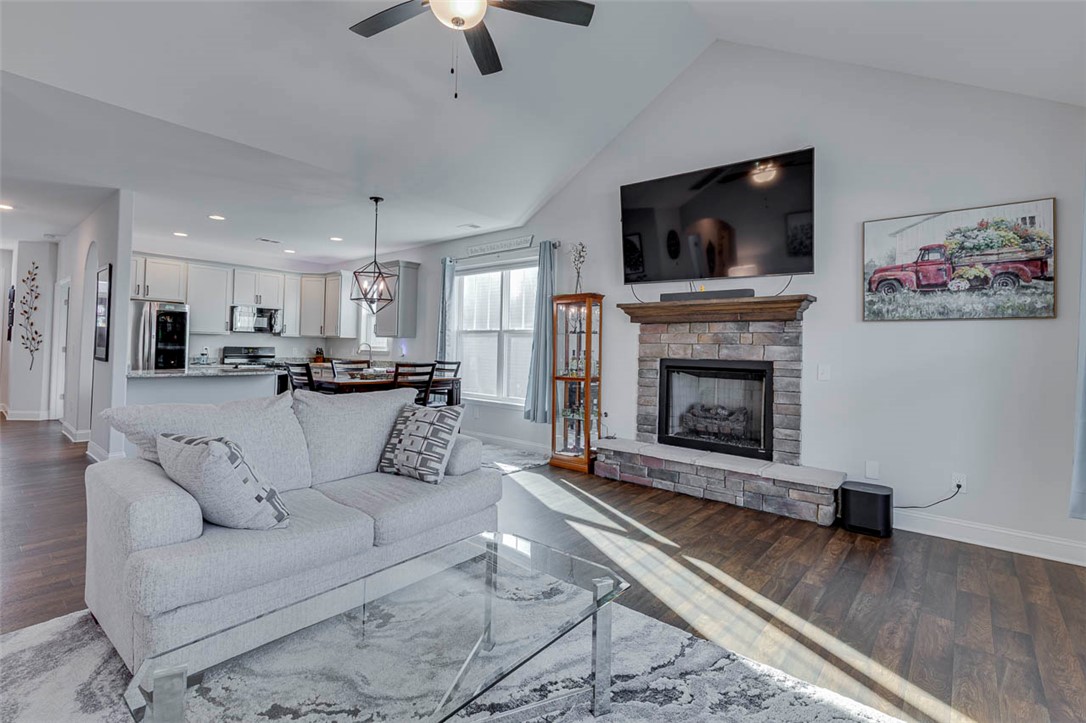 183 Capslock Trail Pendleton, SC 29670 - Photo 18 of 49 Gas fireplace