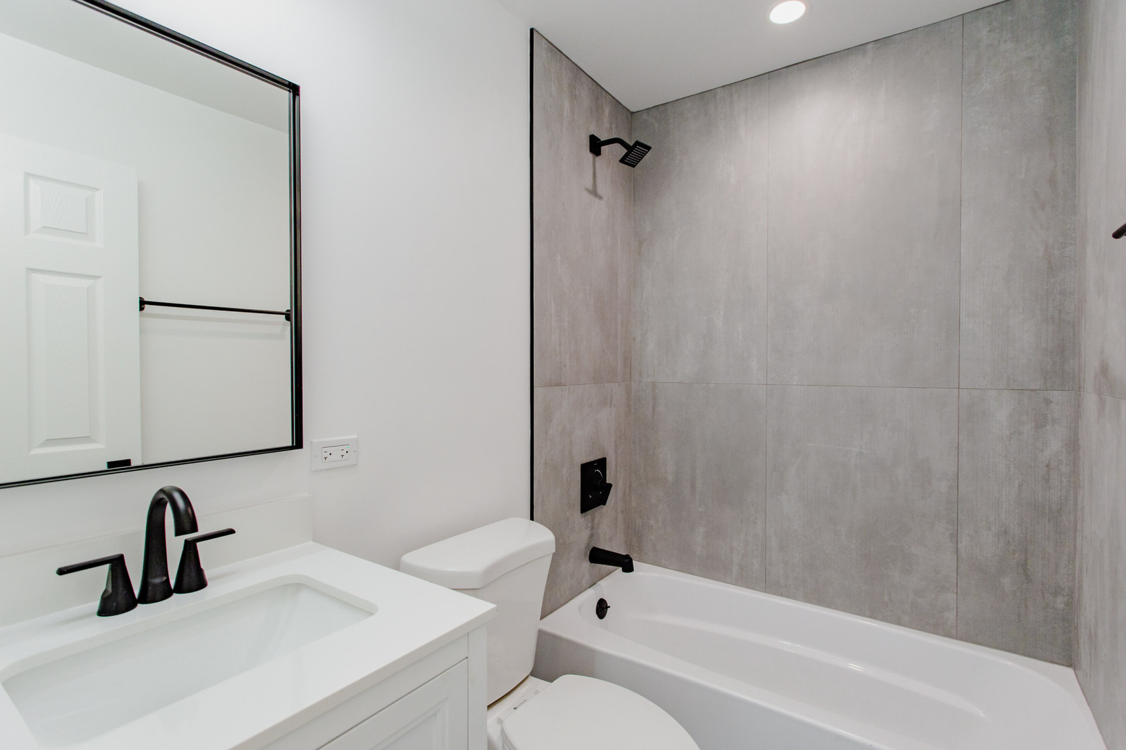 8232 Niles Center Road, Unit 202 Skokie, IL 60077 - Photo 9 of 11 Gallery Image 9