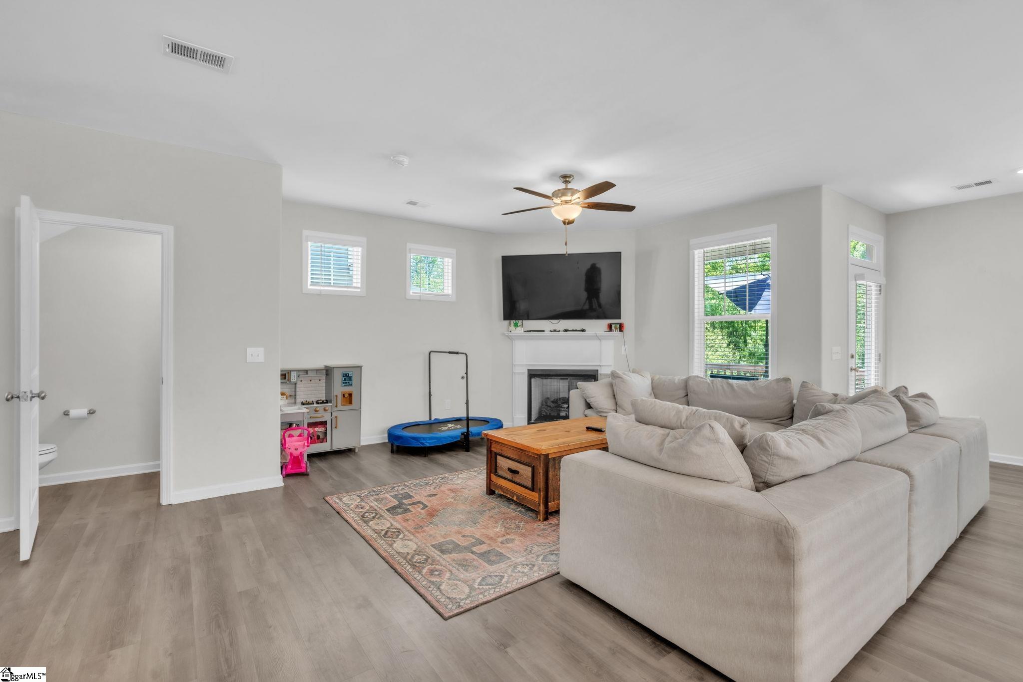 224 Everard Lane Greer, SC 29650 - Photo 7 of 36