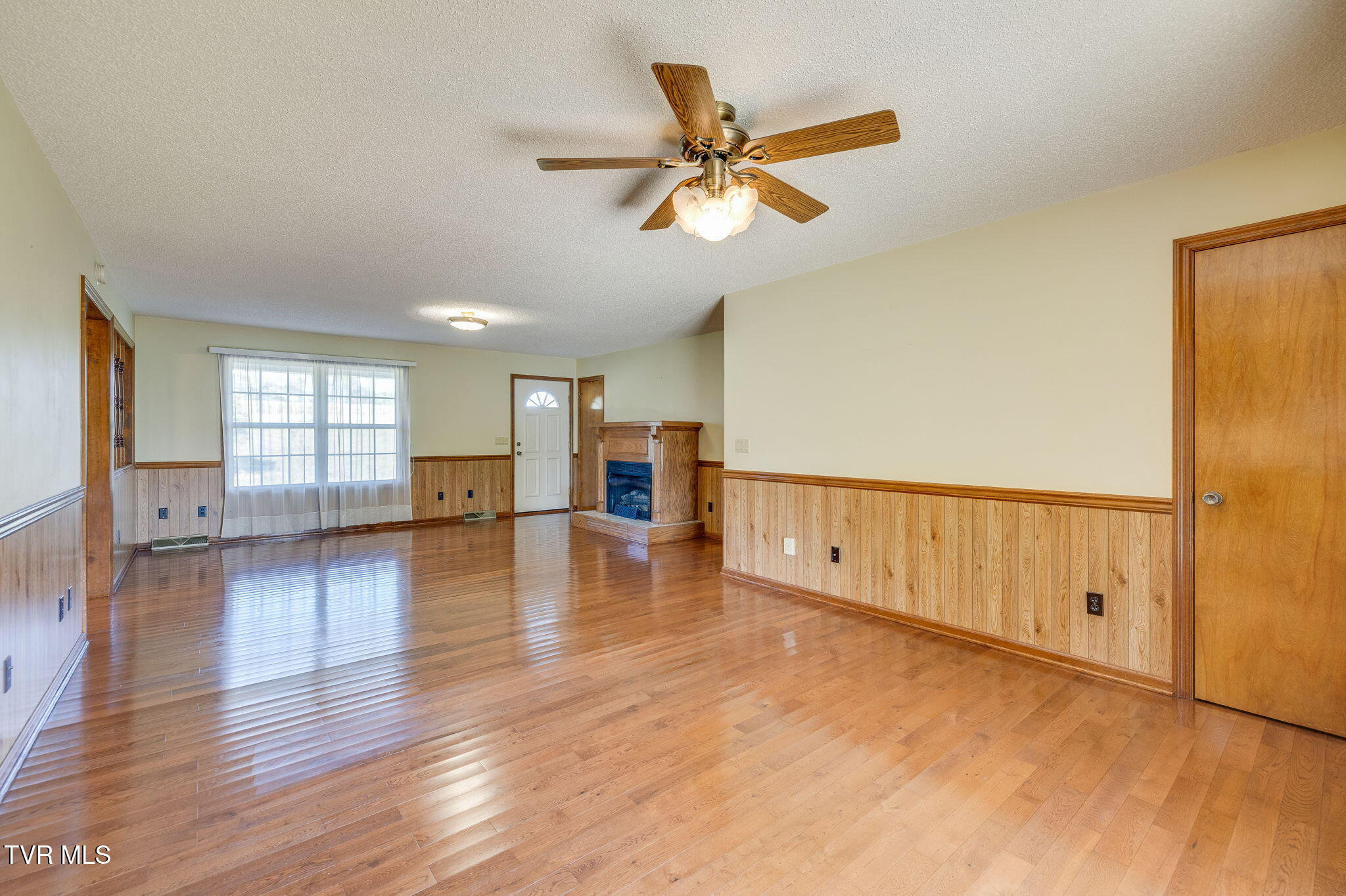 523 Oakland Road Limestone, TN 37681 - Photo 10 of 61 010