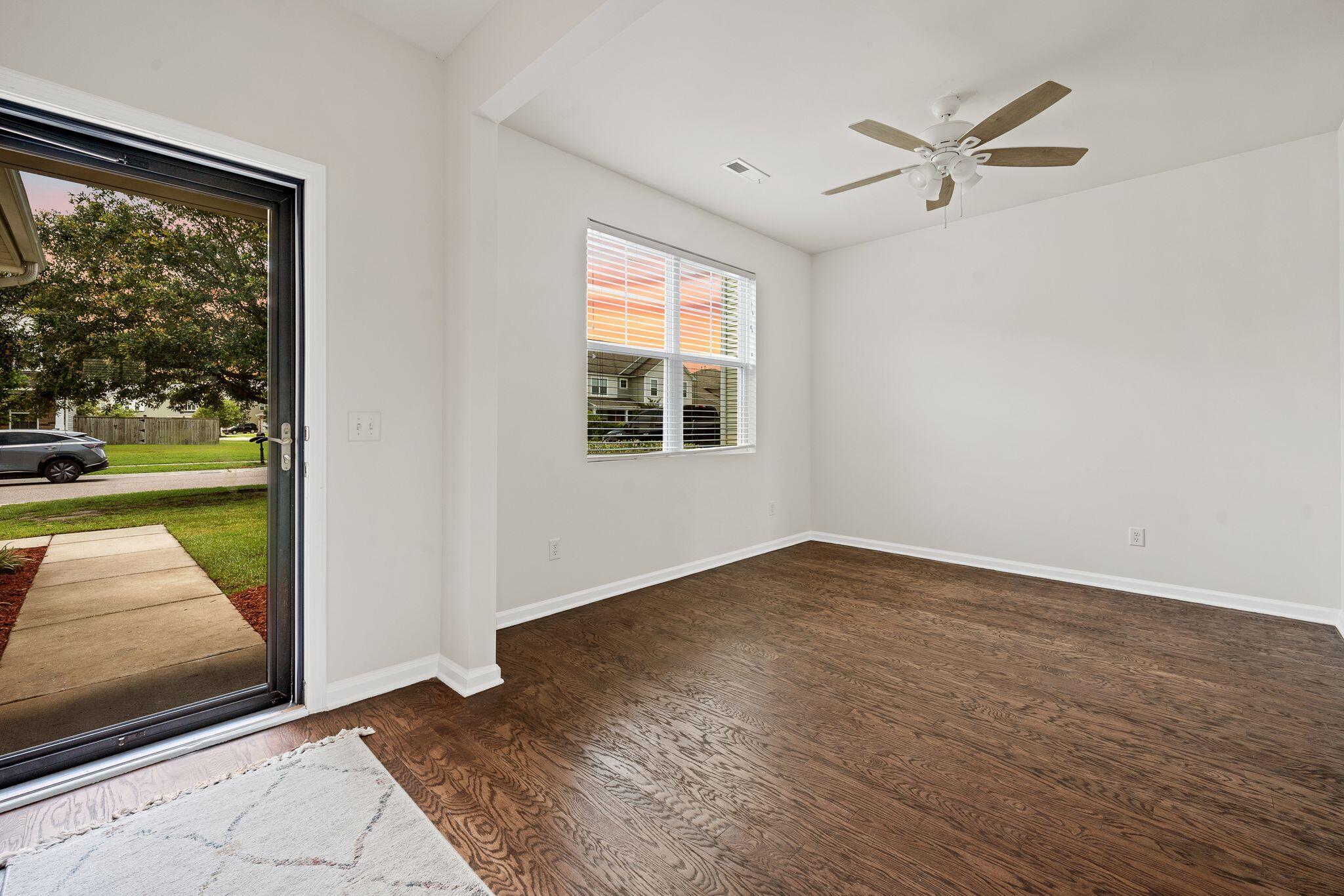 199 Decatur Drive Summerville, SC 29486 - Photo 5 of 35 6_BARCLAY MEDIA CO-2