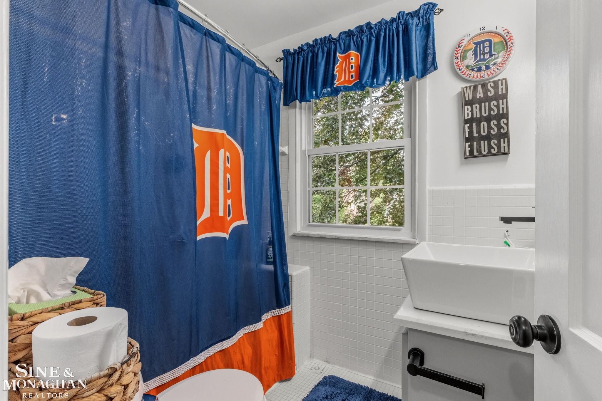 580 Hampton Road Grosse Pointe Woods, MI 48236 - Photo 39 of 77