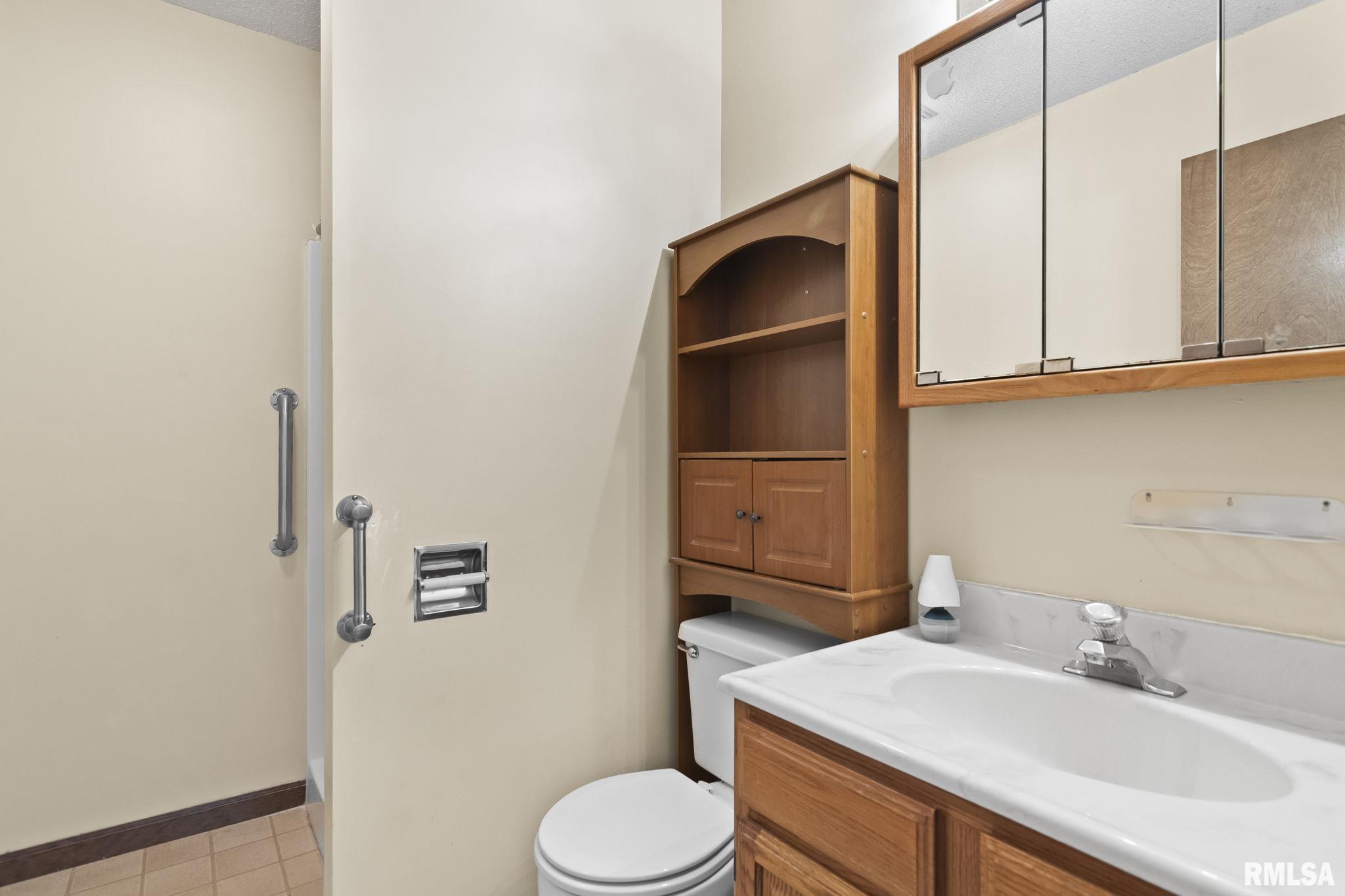 3005 Sutherland Road Springfield, IL 62702 - Photo 12 of 22