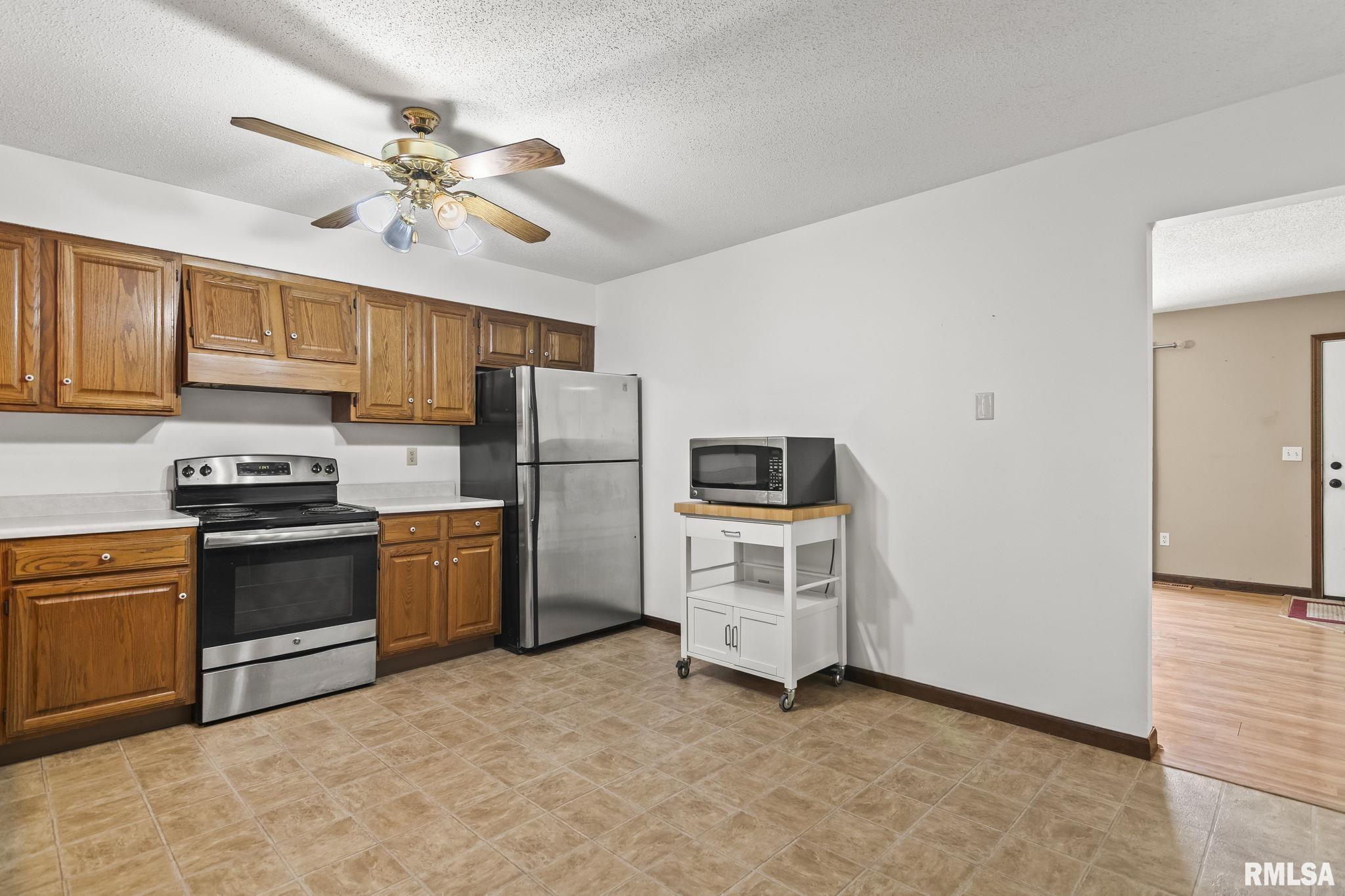 3005 Sutherland Road Springfield, IL 62702 - Photo 5 of 22