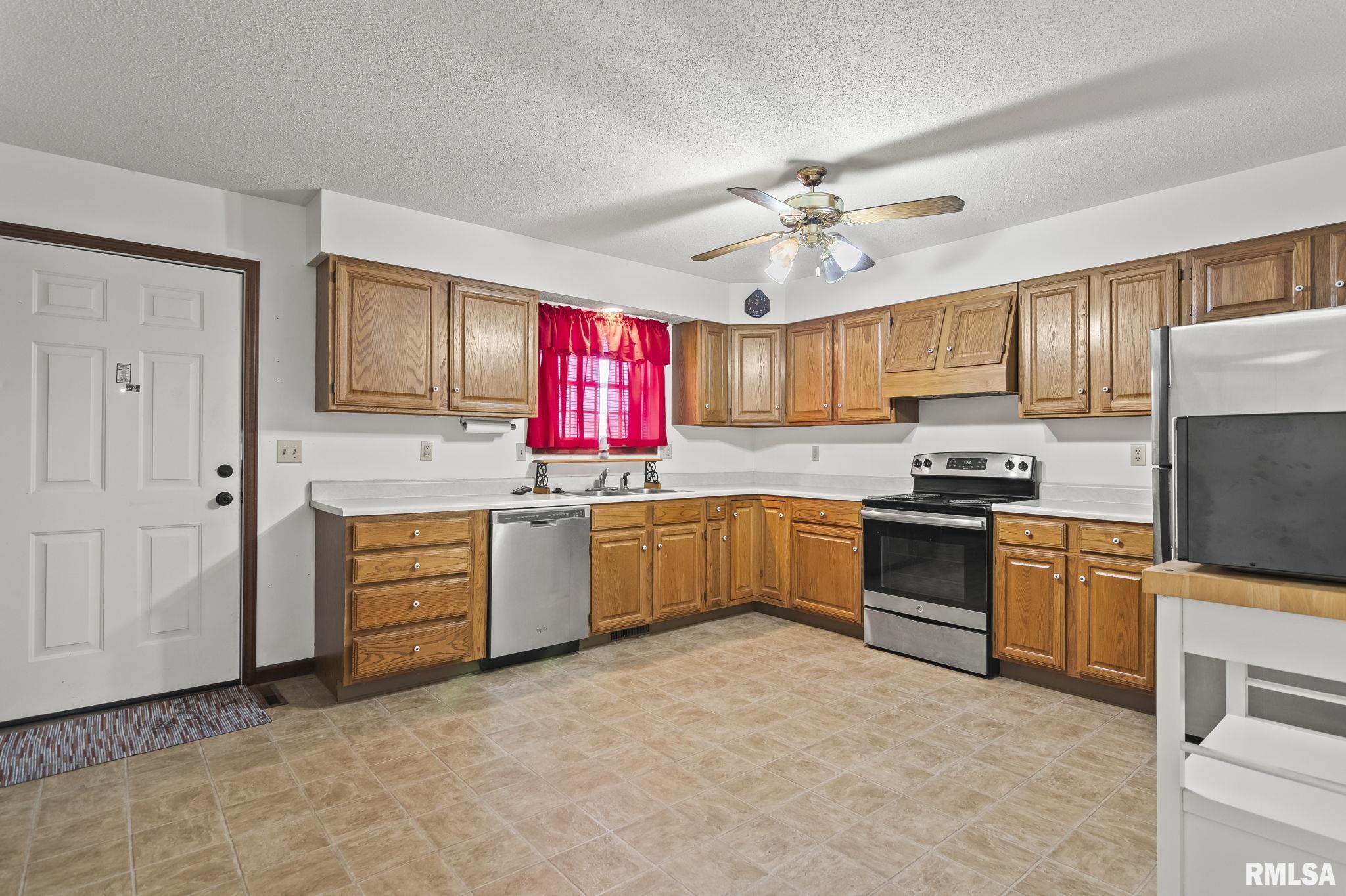 3005 Sutherland Road Springfield, IL 62702 - Photo 7 of 22