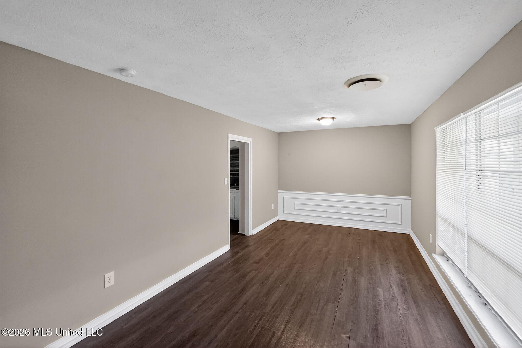 1062 Autumn Street Jackson, MS 39212 - Photo 17 of 41 17_1062_Autumn_St_Jackson_MS_39212-Livin