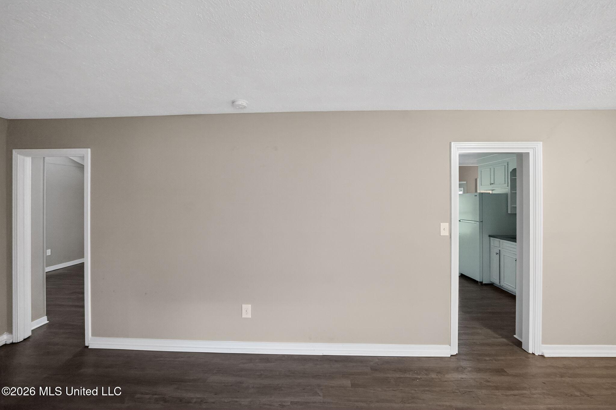 1062 Autumn Street Jackson, MS 39212 - Photo 19 of 41 19_1062_Autumn_St_Jackson_MS_39212-Livin