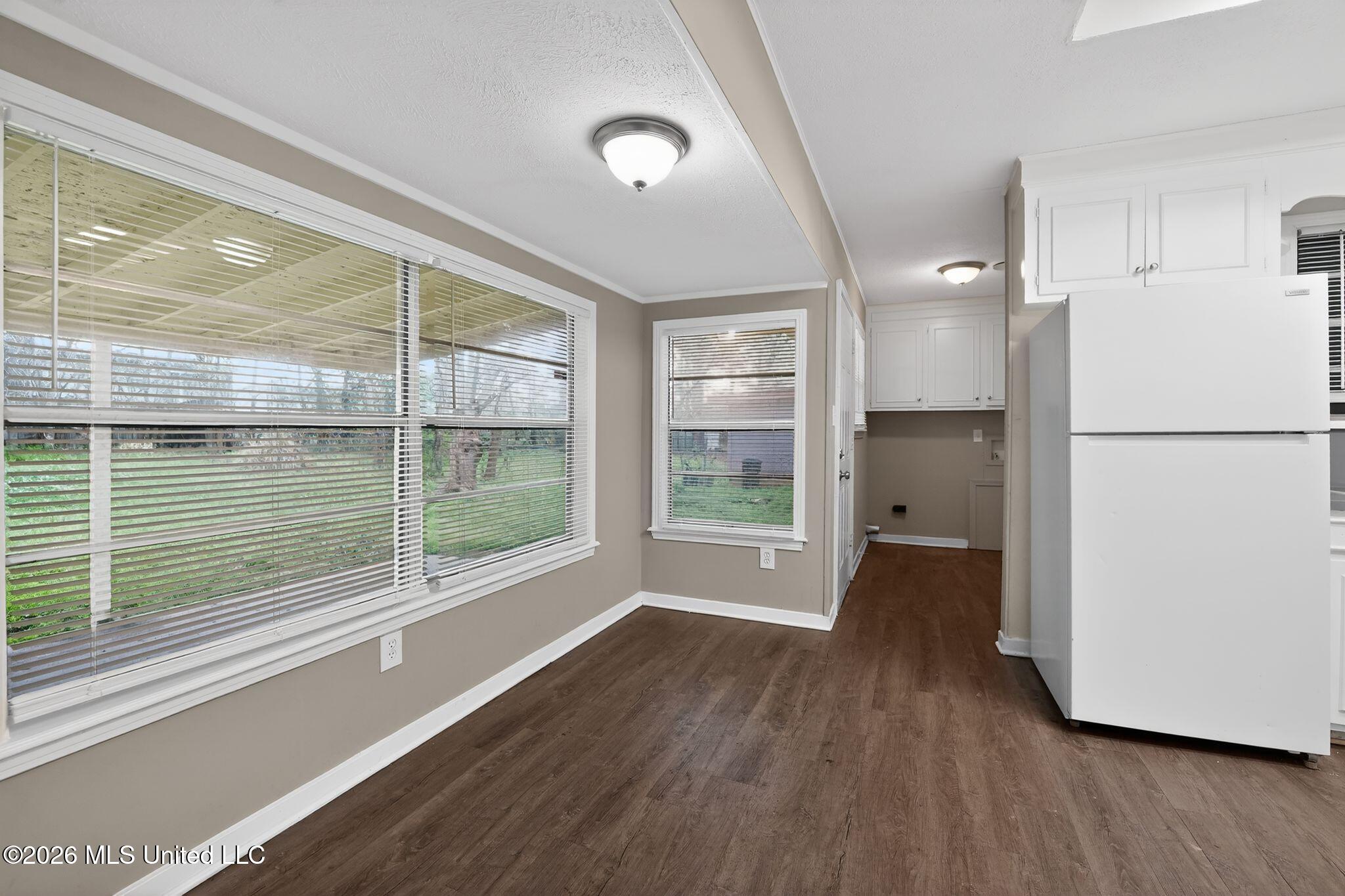 1062 Autumn Street Jackson, MS 39212 - Photo 27 of 41 27_1062_Autumn_St_Jackson_MS_39212-Dinin