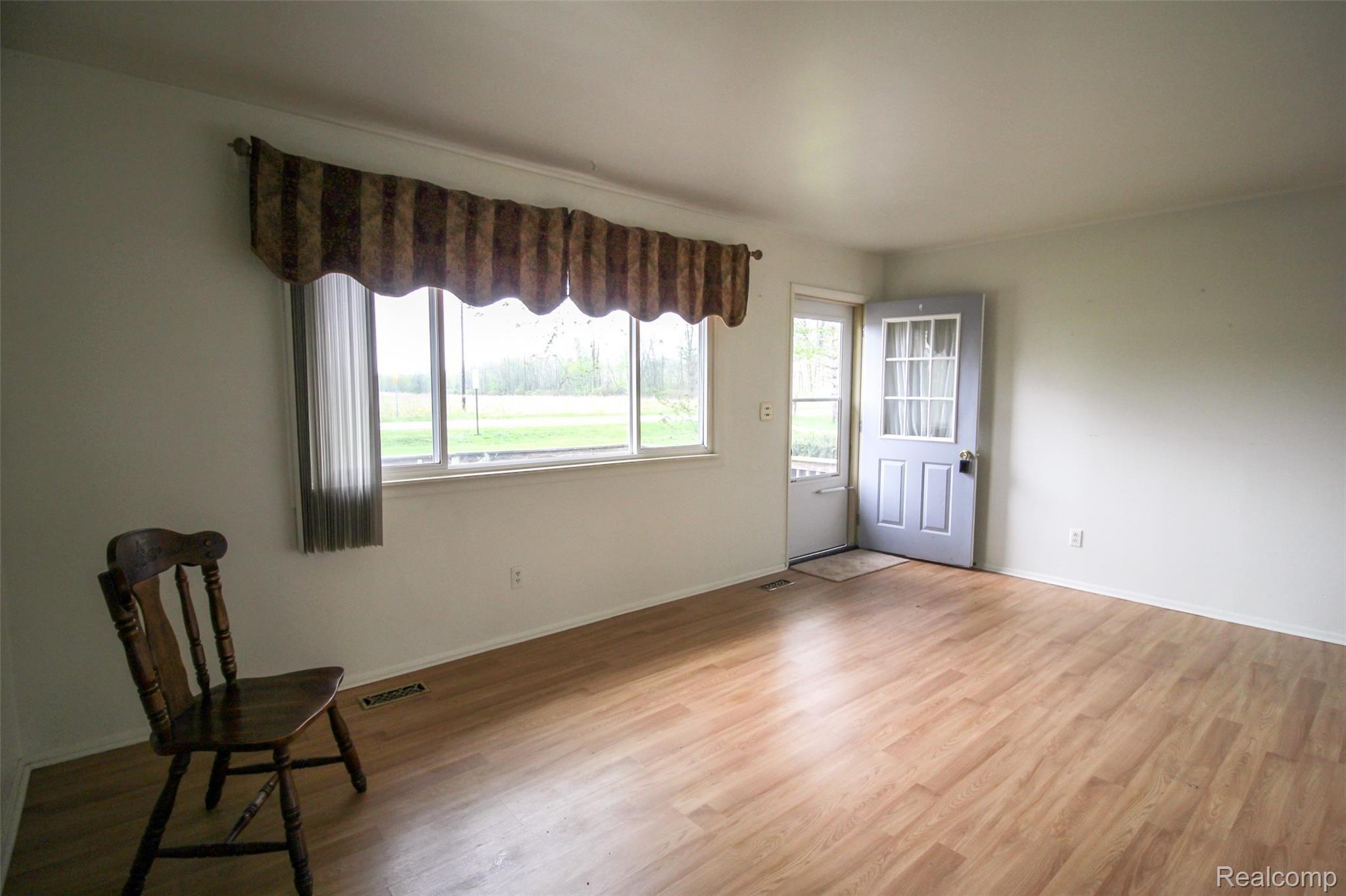 14265 North Genesee Road Clio, MI 48420 - Photo 4 of 24 04.jpg